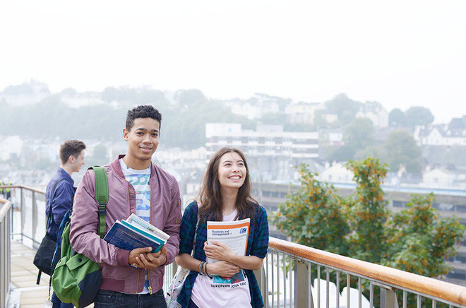 Ngày càng có nhiều sinh viên nước ngoài đến Việt Nam học tập Biểu đồ: Số liệu lưu học sinh ở nước ngoài trong năm học 2018 - 2019 