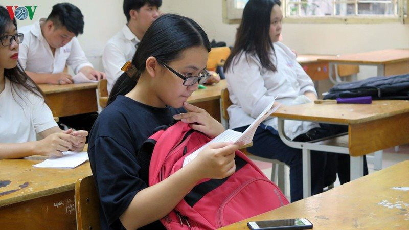 Nghi lộ đề, hàng nghìn học sinh lớp 9 phải dừng kiểm tra học kỳ I. 