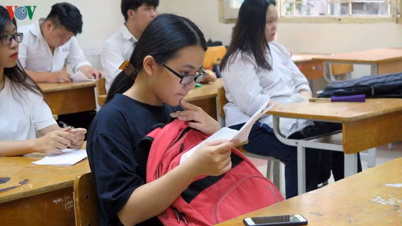 Nghi lộ đề, hàng nghìn học sinh lớp 9 phải dừng kiểm tra học kỳ I. 