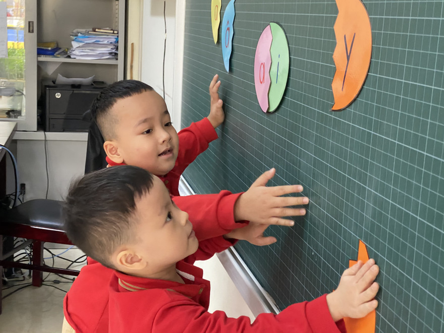 Bộ GD&ĐT dự kiến sẽ cho điều chỉnh SGK luôn trong năm học này. 