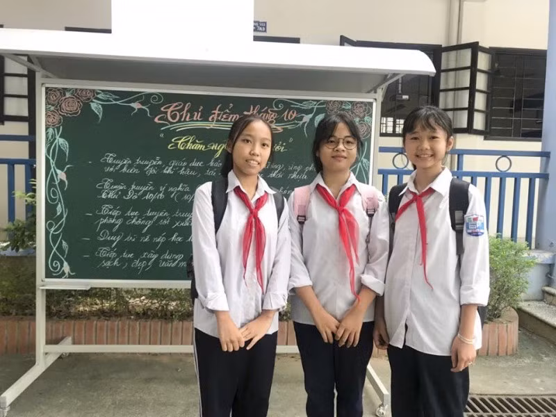3 học sinh nhặt được cọc tiền 50 triệu trả lại người đánh mất