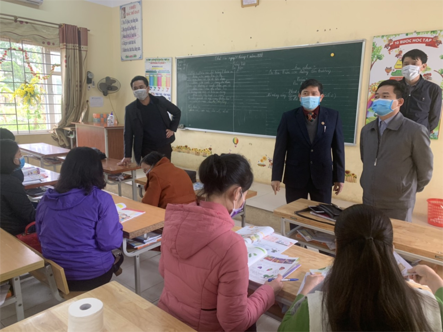 Lãnh đạo Sở GD&ĐT Vĩnh Phúc kiểm tra công tác phòng chống dịch