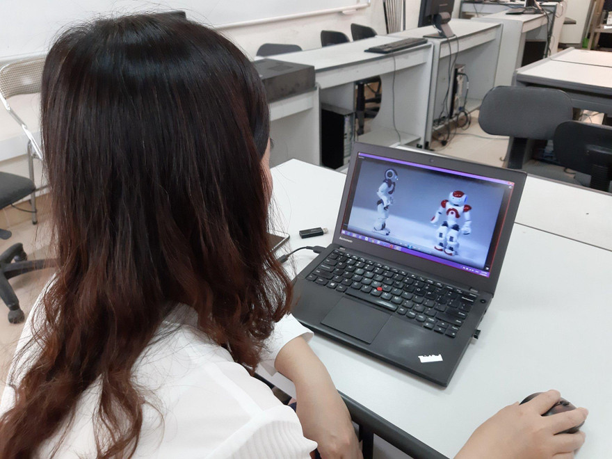 Sinh viên trường nào bắt đầu năm học mới 2021 – 2022 bằng học trực tuyến?