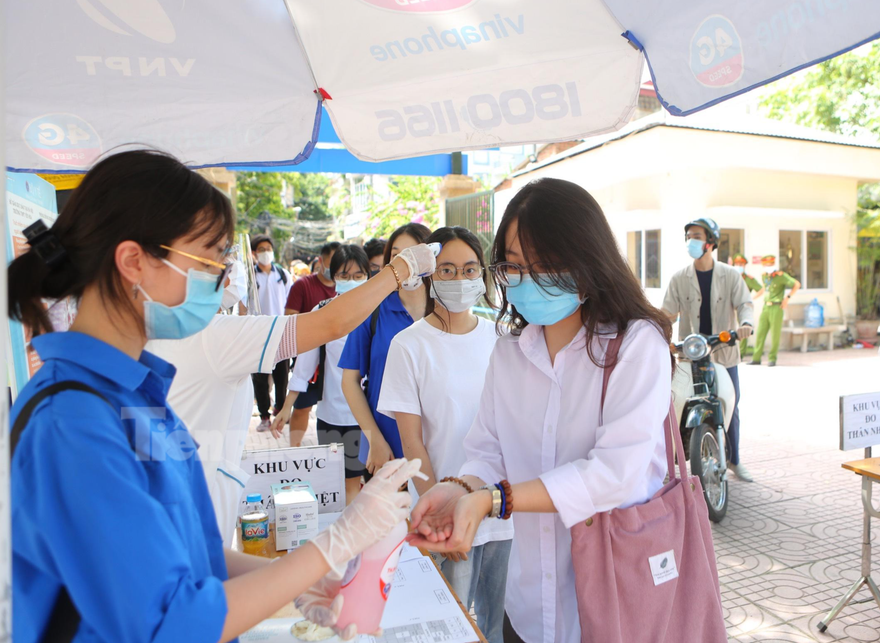 Bộ GD&ĐT đề nghị đảm bảo công bằng tuyển sinh cho thí sinh thi đợt 2