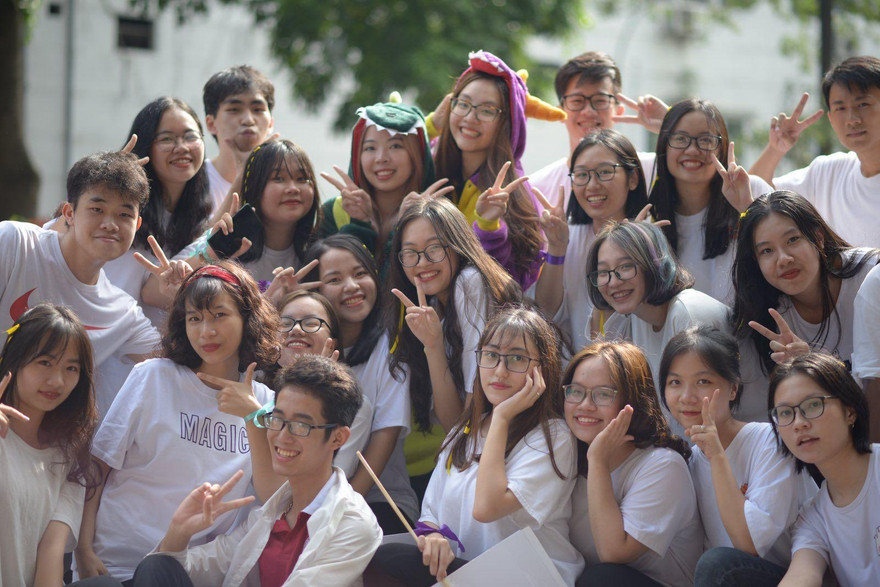 Sinh viên trường Đại học Ngoại thương (chụp trước 27/4)