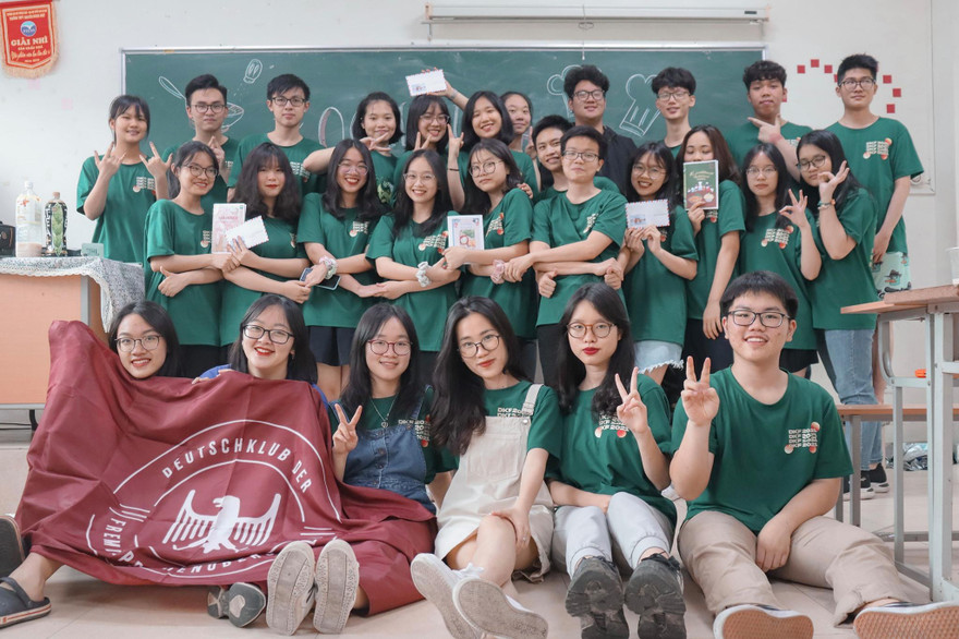 Trường THPT chuyên ngoại ngữ tổ chức thi trực tuyến tuyển sinh lớp 10 đợt 2