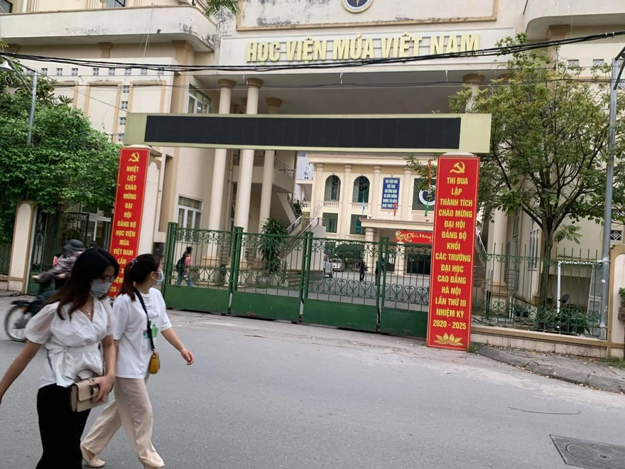 Được thông báo cấp bằng THCS: Hàng trăm học viên múa đã hết lo?