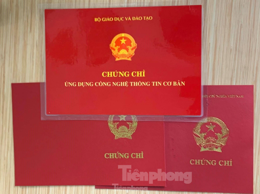 Chấn chỉnh hoạt động thi, cấp các loại chứng chỉ 