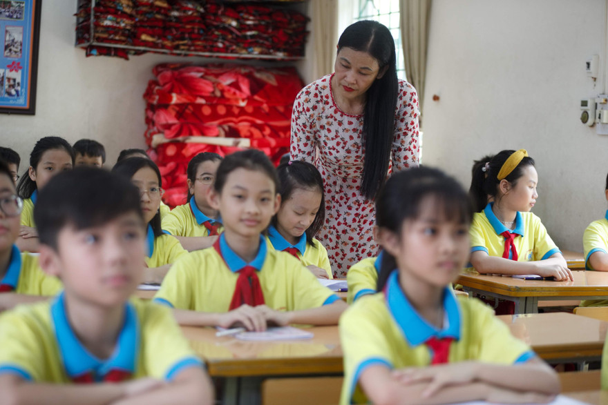 Vì sao Bộ GD&ĐT yêu cầu tạm dừng đánh giá giáo viên, cán bộ quản lý