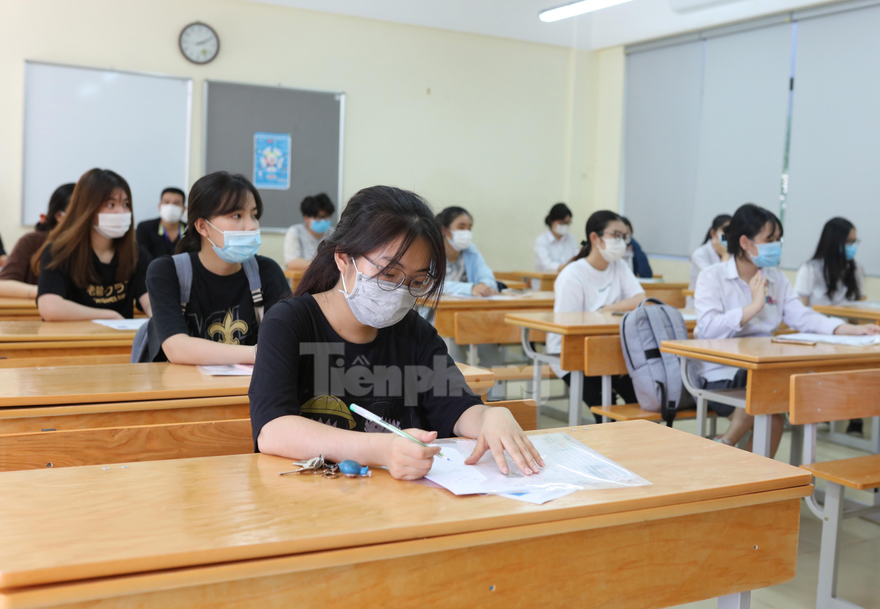 TS. Hoàng Ngọc Vinh: Cần bỏ 'phao cứu sinh' trong xét tốt nghiệp ngay lập tức