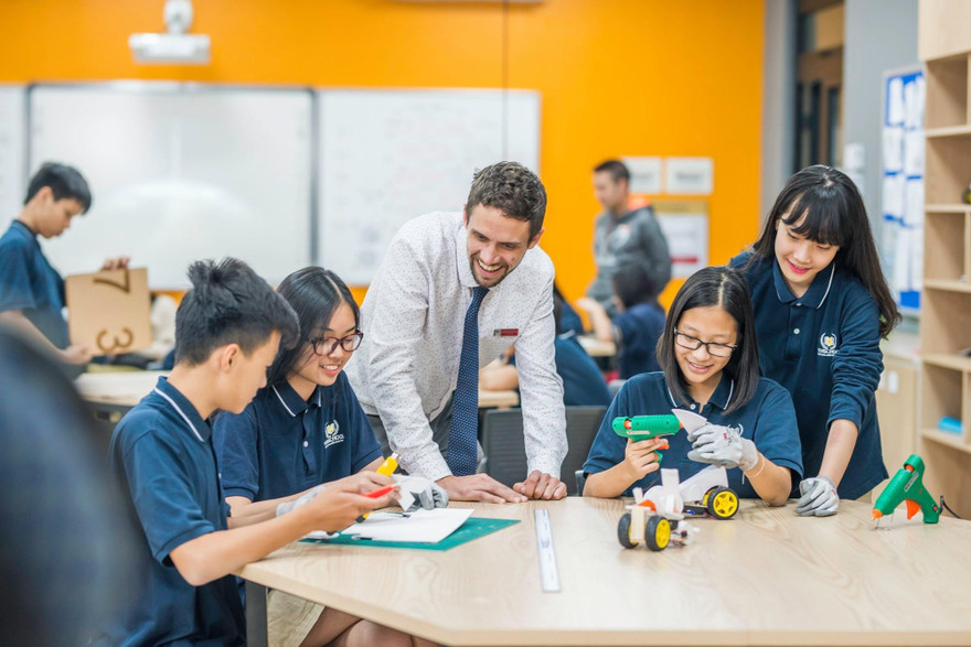 Trường học tổ chức xét nghiệm COVID-19 miễn phí cho học sinh