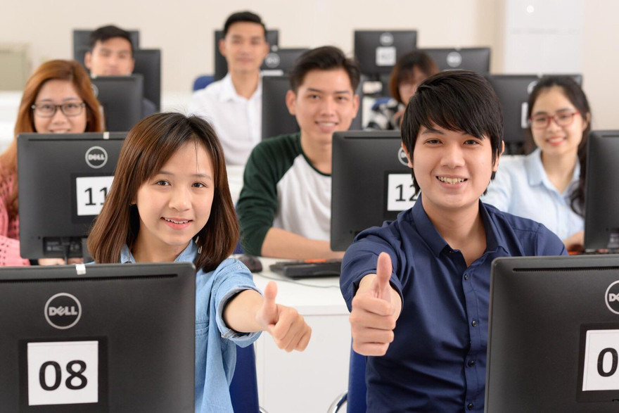 Sinhv iên trường ĐH Bách khoa Hà Nội. Ảnh chụp trước 27/4