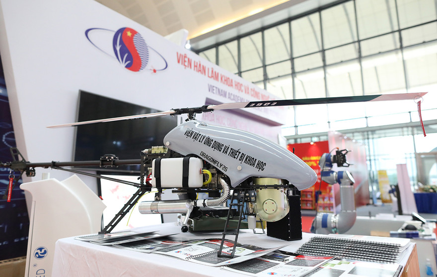Trực thăng lên thẳng không người lái do Viện Hàn lâm Khoa học và Công nghệ Việt Nam chế tạo thành công.