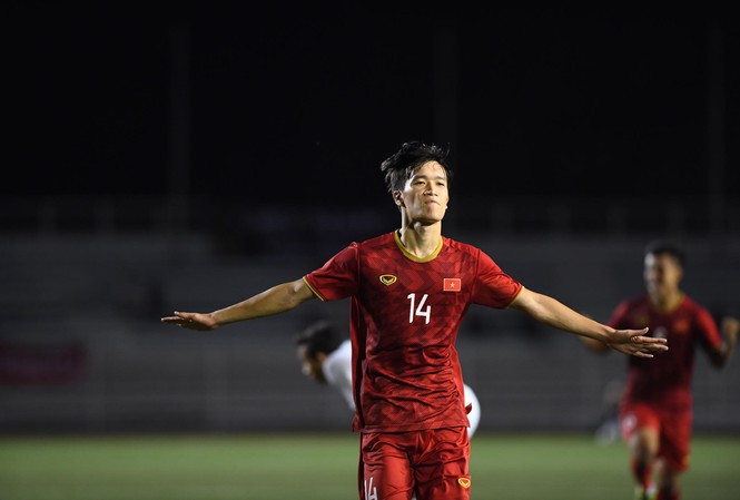 Trận đấu tối nay giữa Đội tuyển Việt Nam và Đội tuyển Singapore có thể bị ảnh hưởng do thời tiết xấu, có mưa và gió giật mạnh.