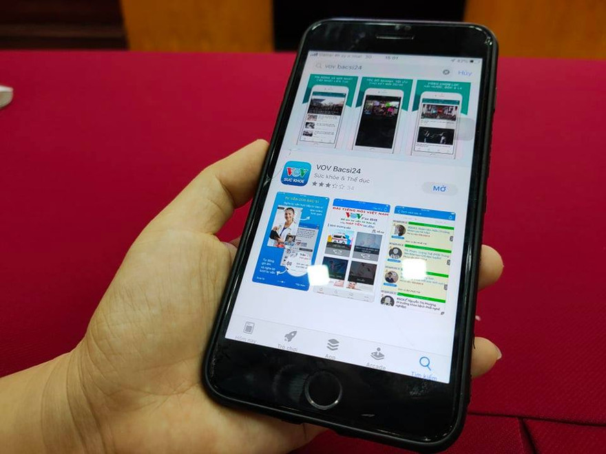 Chỉ cần tải ứng dụng vov bacsi24, người dân có thể nhận tư vấn y tế miễn phí trong thời gian có dịch COVID-19.