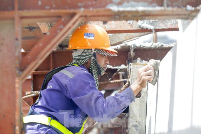 Nắng nóng tiếp tục duy trì ở miền Bắc, miền Trung trong nhiều ngày tới. Ảnh: Nguyễn Trọng Tài.