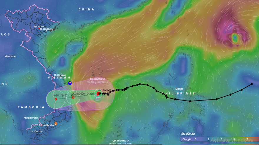 Bão số 10 đang áp sát bờ biển Phú Yên - Quảng Ngãi.