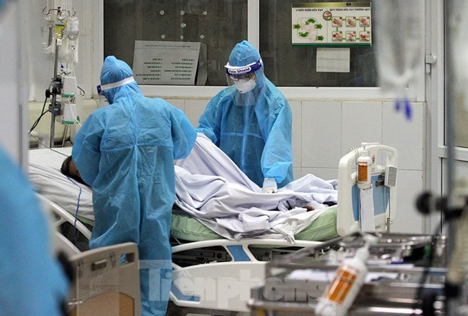 Bệnh nhân phi công người Anh hôm nay có tiến triển tốt. 