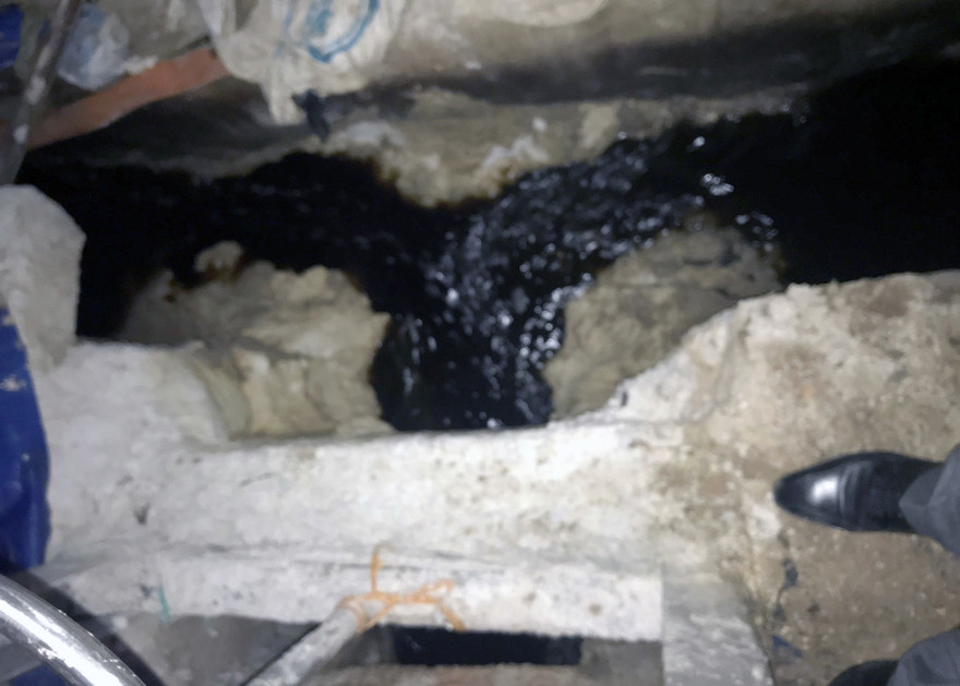 Đình chỉ giám đốc công ty xả thải ra hồ có rùa Hoàn Kiếm