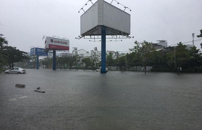 Vì sao mưa to gây ngập lụt diện rộng ở Nam Trung bộ vào tháng 12?