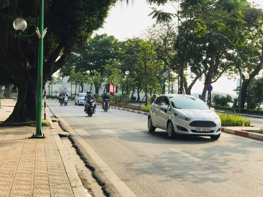 Hôm nay nắng nóng xuất hiện nhiều tới trên cả nước, dự báo kéo dài vài ngày tới. Ảnh: Nguyễn Hoài.