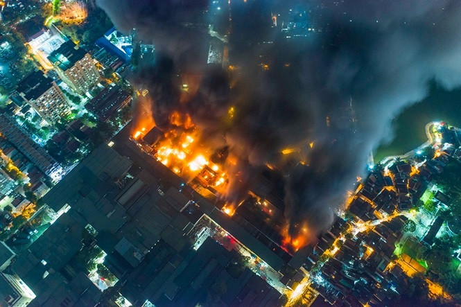 Bộ TN&MT cảnh báo ô nhiễm nguồn nước do vụ cháy Rạng Đông