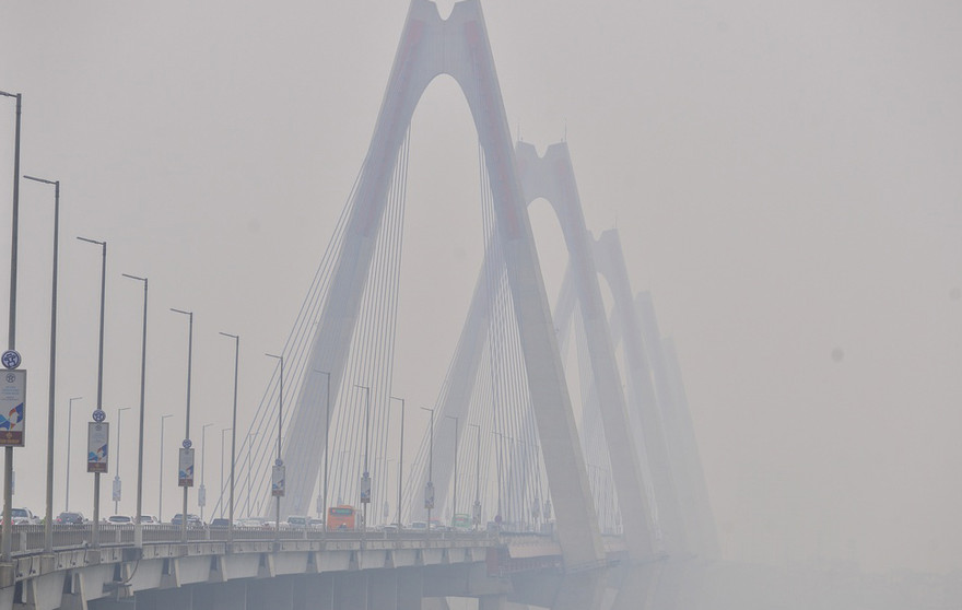 Ô nhiễm không khí lên ngưỡng tím từ hôm qua, theo ghi nhận của Đại sứ quán Mỹ.