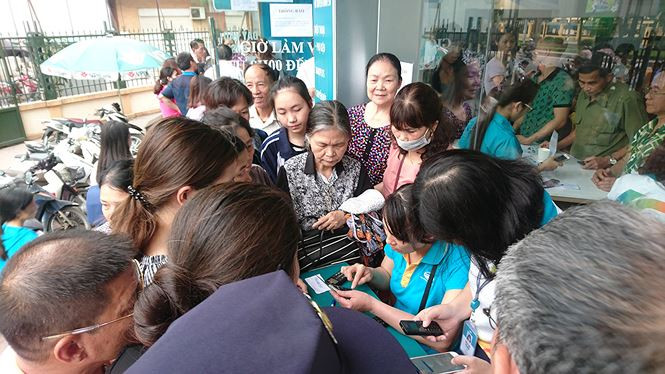 Trong trường hợp thuê bao bị tạm ngừng cung cấp dịch vụ một chiều, khách hàng vẫn có thể tự gia hạn thời gian cập nhật thông tin nếu khách hàng gặp trường hợp bất khả kháng