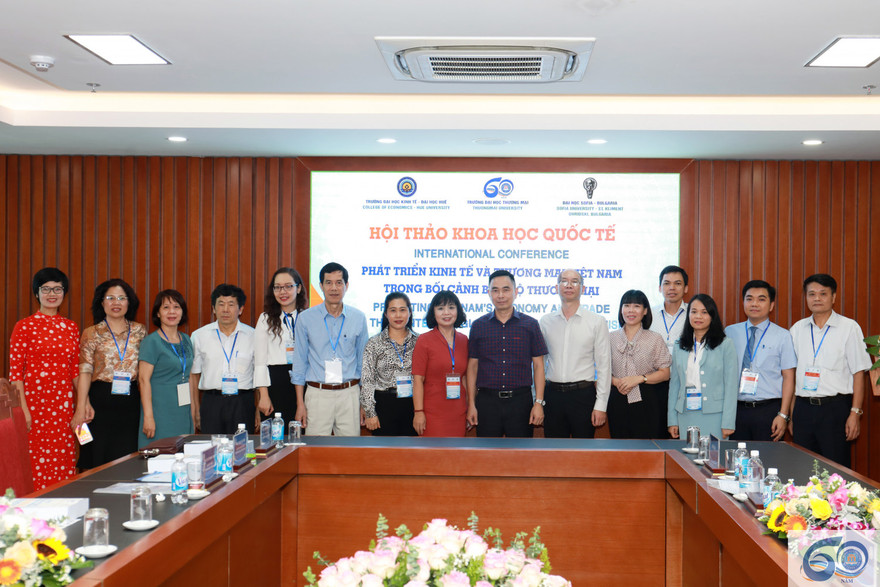 Nhóm trường đại học 'top đầu' bàn về bảo hộ thương mại