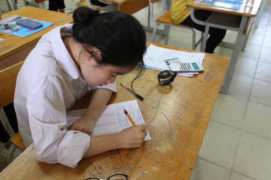 Công khai kết quả dữ liệu điểm học bạ và điểm thi tốt nghiệp của từng địa phương