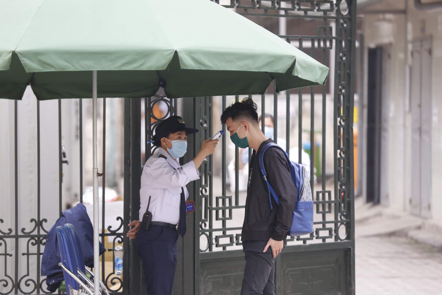 Điều chỉnh khung kế hoạch thời gian năm học: Các trường ĐH có phải 'dồn toa'?