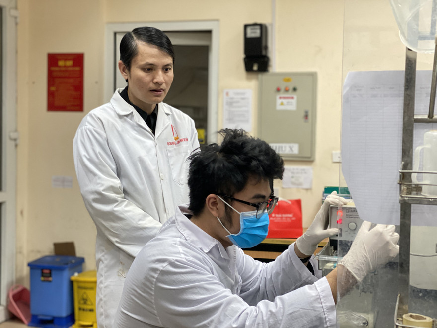 Kit thử nhanh virus corona mới được thử trên mẫu bệnh phẩm thực