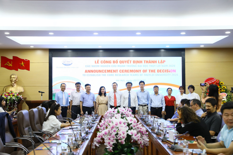 Ra mắt 4 nhóm nghiên cứu mạnh