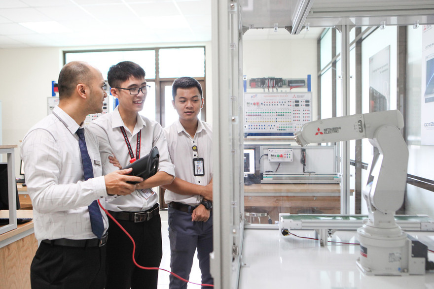 Phó Thủ tướng Vũ Đức Đam yêu cầu kiện toàn bộ máy quản lý trường Đại học Tôn Đức Thắng