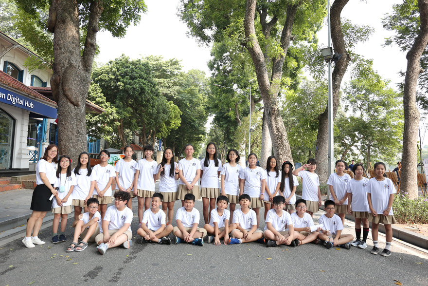 Bức tranh “Trái đất khóc” của học sinh trường Marie Curie