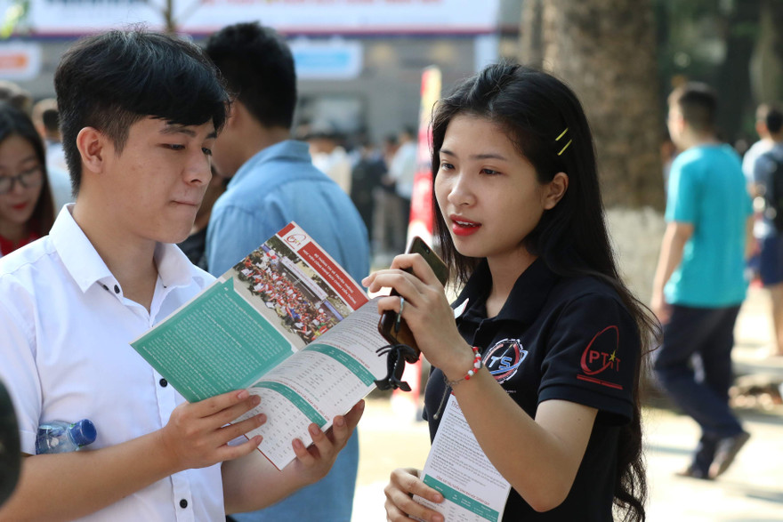 Hơn 44.000 thí sinh điều chỉnh nguyện vọng trong ngày đầu tiên