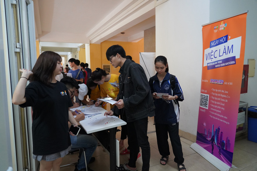 Hệ thống 'truy vết' sinh viên tốt nghiệp: Thước đo chất lượng đại học