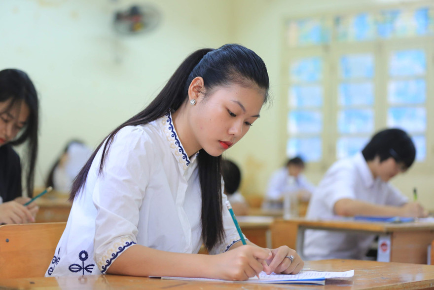 Phó Thủ tướng làm việc với Bộ GD&ĐT: Vẫn thi THPT nhưng chỉ để xét tốt nghiệp