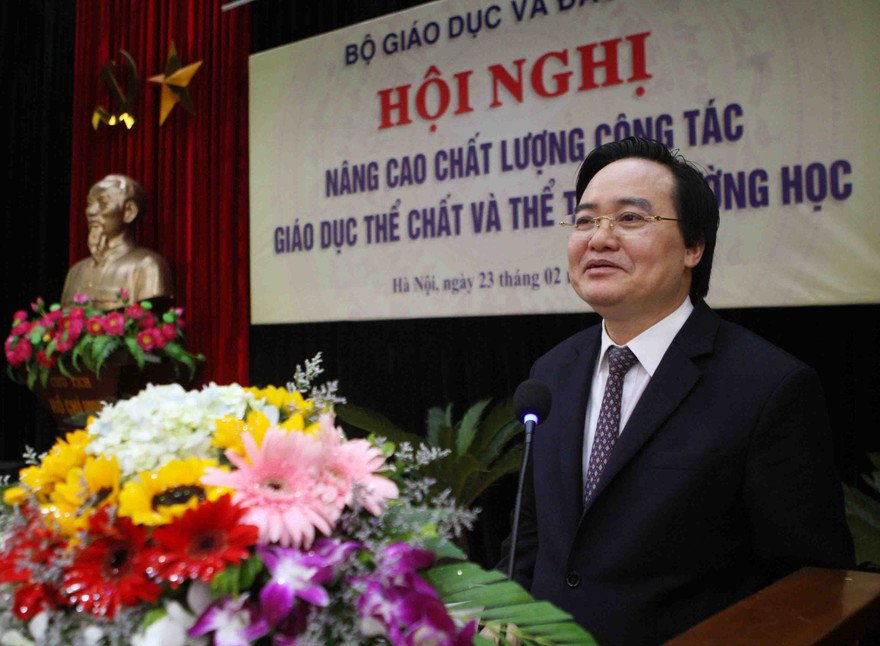 Bộ trưởng Bộ GD&ĐT Phùng Xuân Nhạ phát biểu tại hội nghị