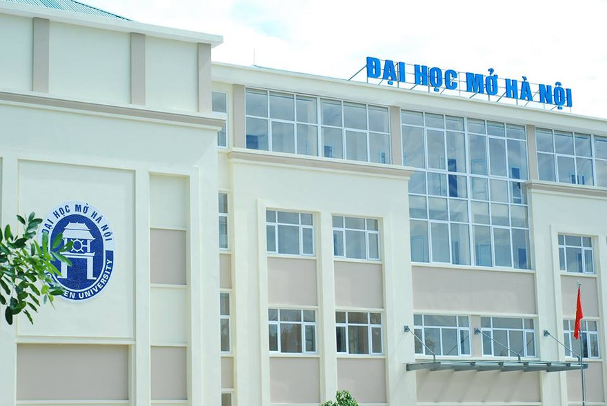 11 cán bộ giảng viên đại học cách ly tại nhà vì tiếp xúc với tiếp viên VN0054