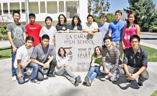 Nhiều phụ huynh muốn con trở về nước để tiếp tục học phổ thông. Ảnh:SSDH