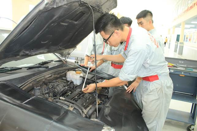 Gần 70% sinh viên có việc làm sau 1 năm tốt nghiệp