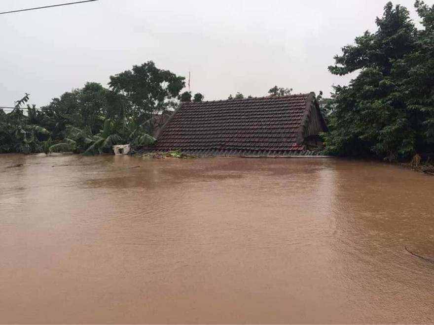 Trường Đại học Thương mại hỗ trợ 5 triệu đồng/sinh viên đến từ Hà Tĩnh