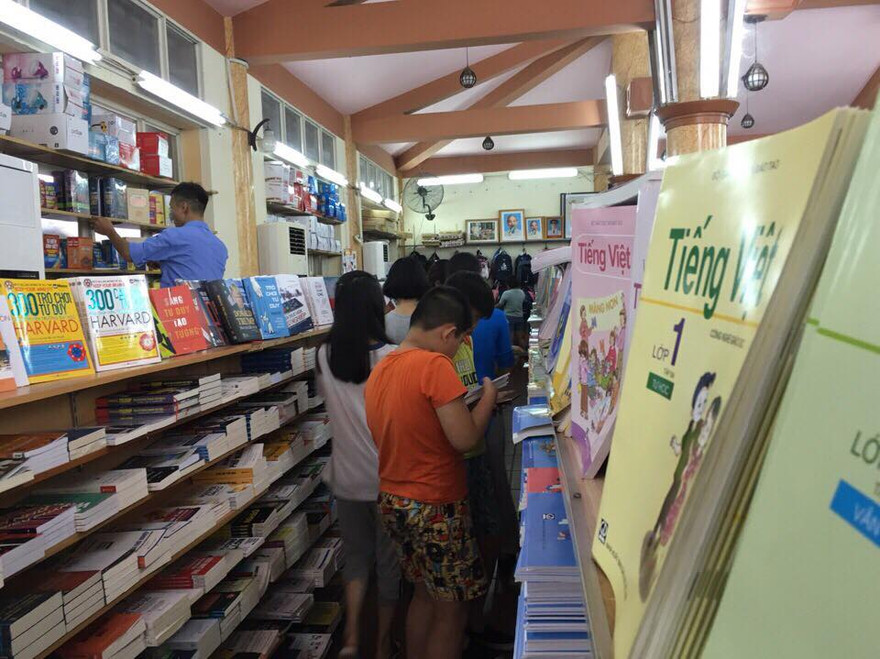 Tình trạng khan hiếm SGK xảy ra đối với các lớp đầu cấp 