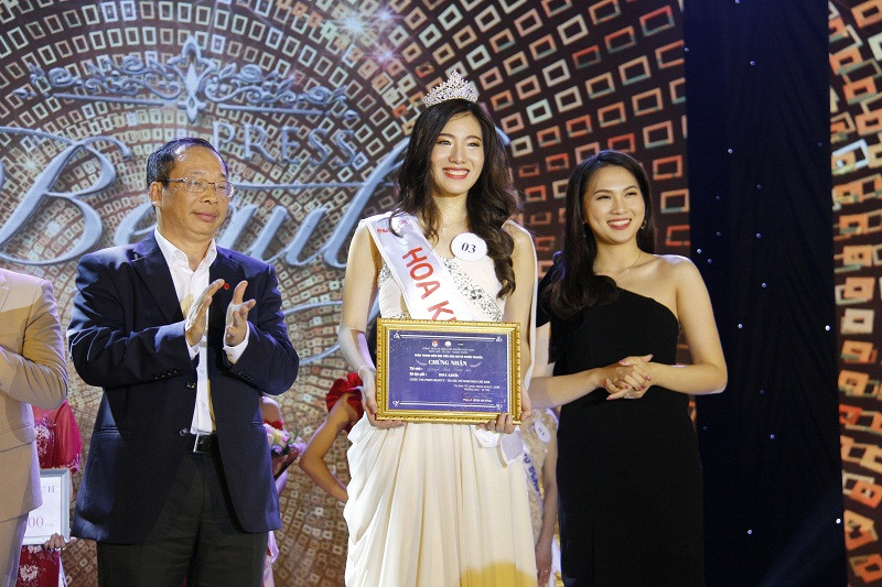 Nguyễn Hoài Phương Anh đăng quang Press Beauty tối 16/4