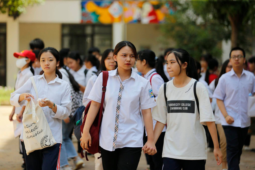 Gợi ý đáp án môn Toán trong kỳ thi tuyển sinh lớp 10 THPT của Hà Nội