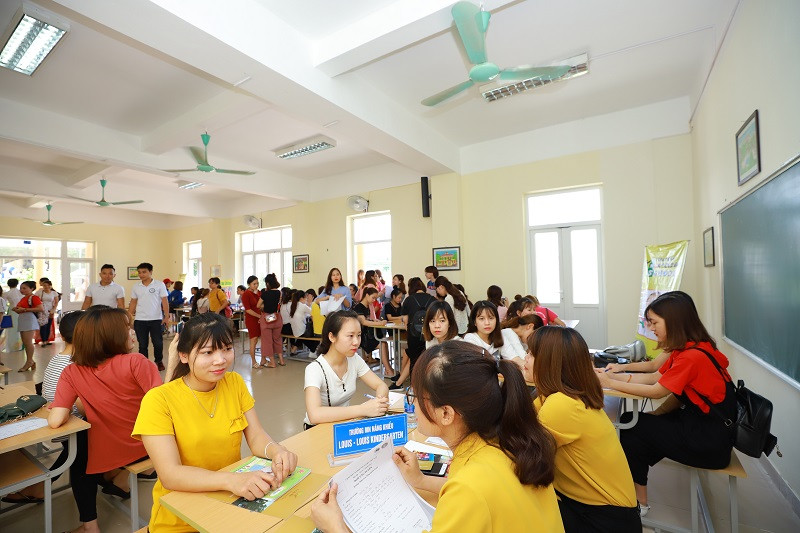Các giáo sinh mầm non trường ĐH Sư phạm Hà Nội 2 chưa tốt nghiệp nhưng các trường đã đến tuyển dụng