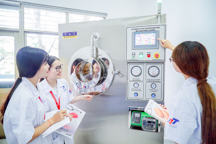 Trường Đại học Việt Nam mời ứng viên giải Nobel Vật lý đến làm việc