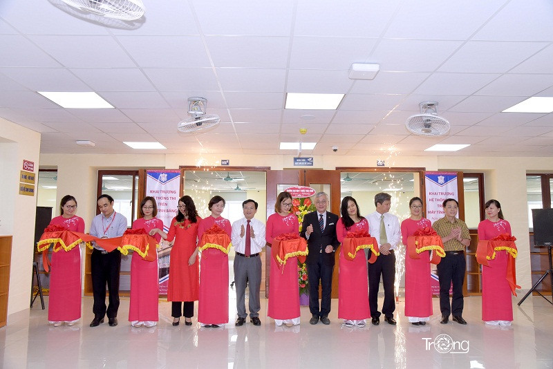 Trường ĐH Y Hà Nội khánh thành hệ thống thi trên máy tính bảng