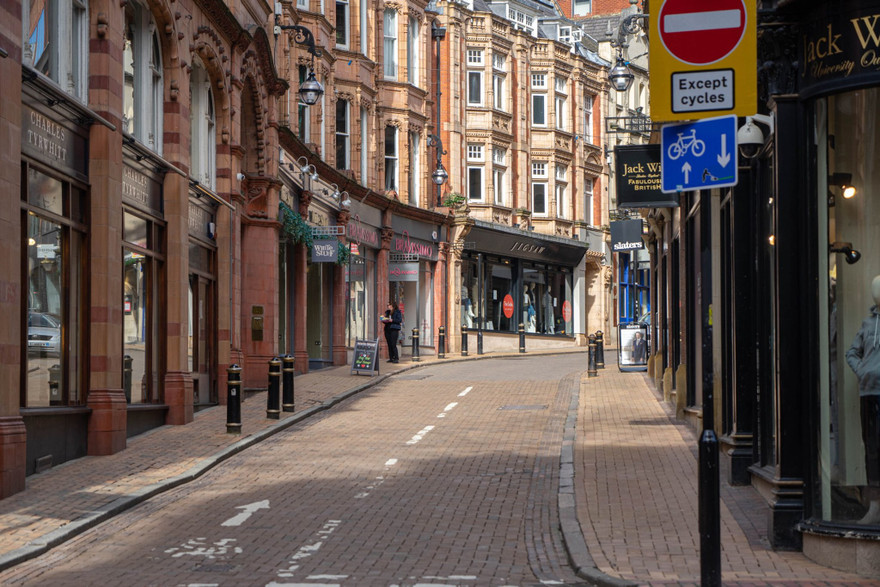 Lưu học sinh Việt Nam tại Anh đối mặt thế nào với dịch COVID-19